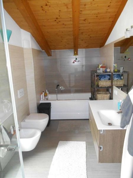 photo 11 Location entre particuliers Tenno appartement   salle de bain