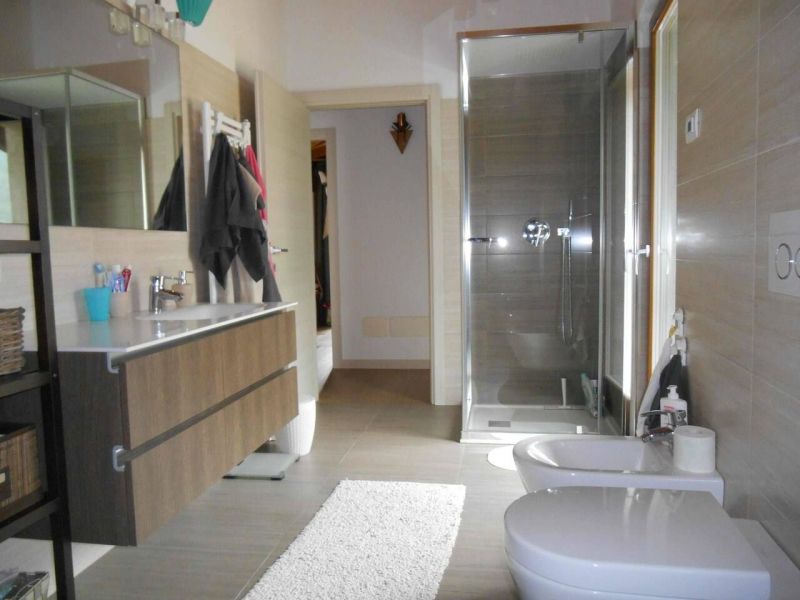 photo 15 Location entre particuliers Tenno appartement   salle de bain