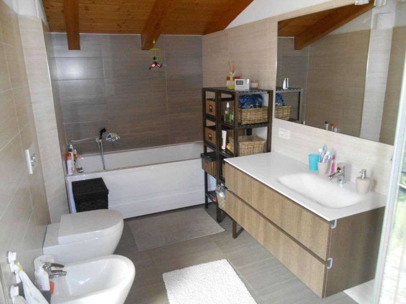 photo 16 Location entre particuliers Tenno appartement   salle de bain