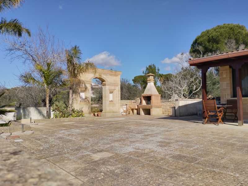 photo 16 Location entre particuliers Gallipoli villa   Cour 2
