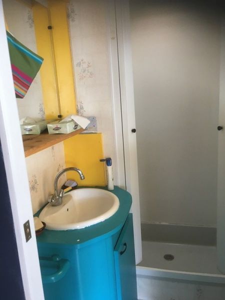 photo 9 Location entre particuliers Meschers mobilhome Poitou-Charentes Charente-Maritime salle de bain