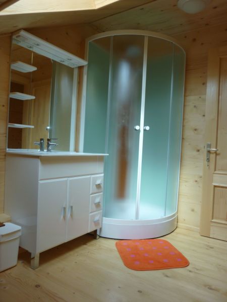 photo 17 Location entre particuliers Les Orres chalet Provence-Alpes-Cte d'Azur Hautes-Alpes salle de bain 3