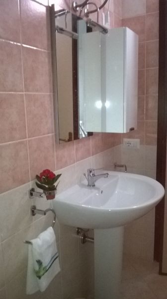 photo 14 Location entre particuliers Costa Rei appartement Sardaigne Cagliari (province de) salle de bain