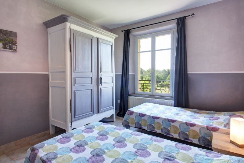 photo 6 Location entre particuliers Lourmarin gite Provence-Alpes-Cte d'Azur Vaucluse chambre 2