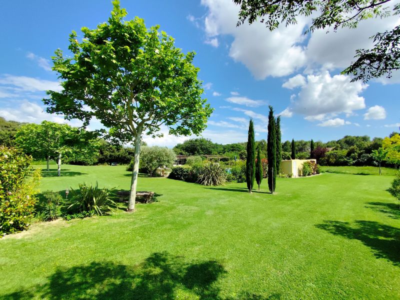 photo 15 Location entre particuliers Lourmarin gite Provence-Alpes-Cte d'Azur Vaucluse Jardin