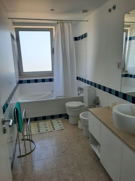 photo 12 Location entre particuliers Quarteira appartement Algarve  salle de bain