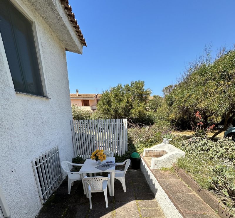 photo 16 Location entre particuliers Valledoria appartement Sardaigne Sassari (province de) Jardin