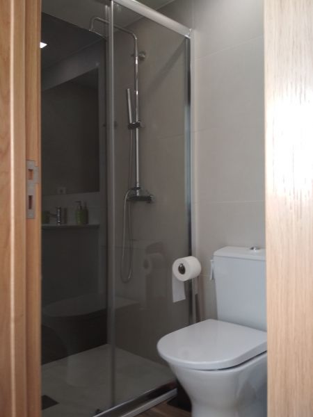 photo 11 Location entre particuliers Porto appartement Grand Porto  salle de bain 2