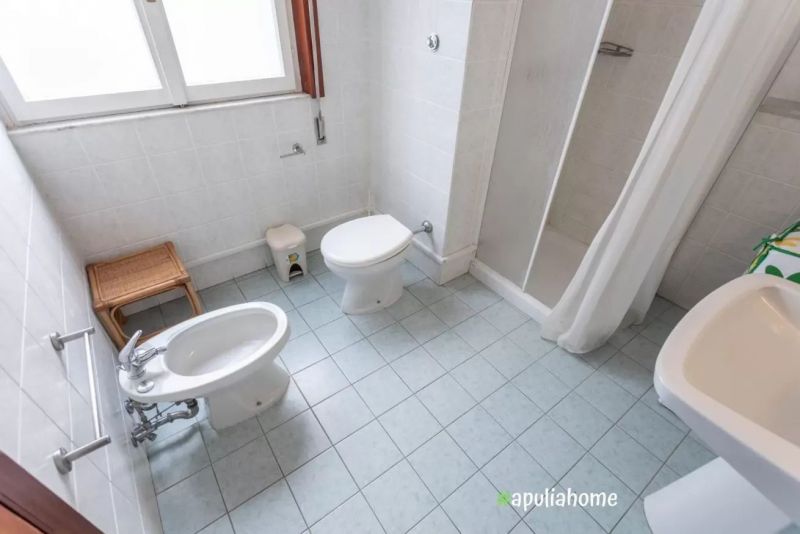 photo 16 Location entre particuliers Gallipoli appartement   salle de bain