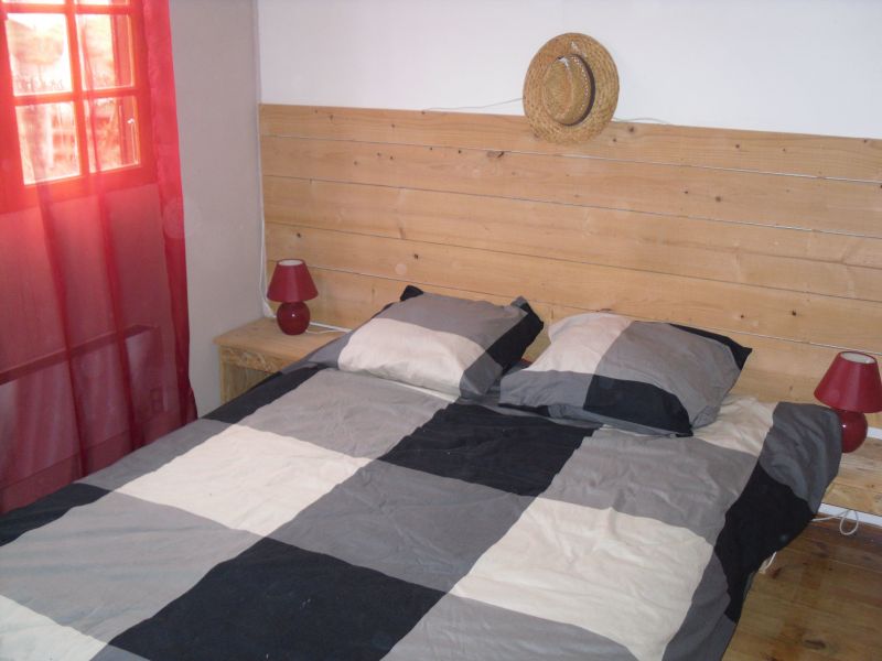 photo 7 Location entre particuliers Quillan chalet Languedoc-Roussillon Aude chambre 1