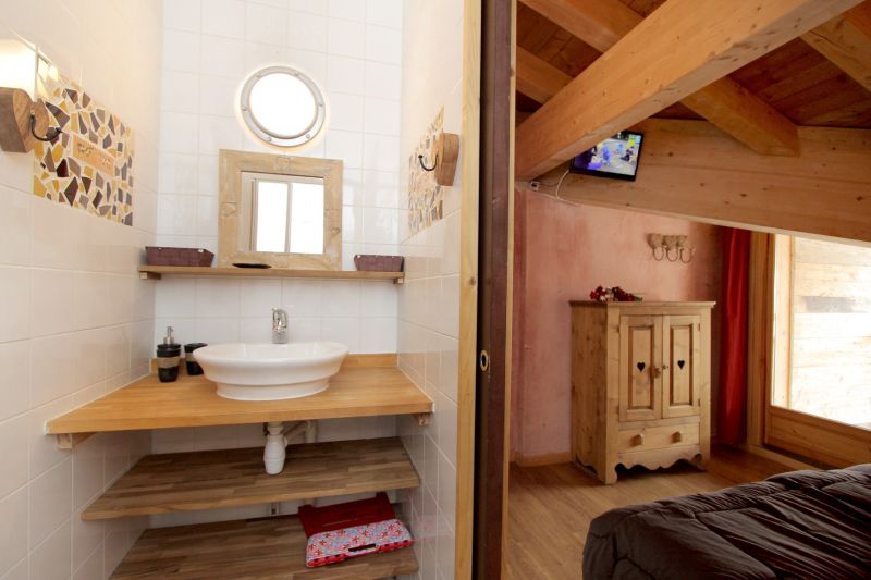 photo 15 Location entre particuliers Les 2 Alpes chalet Rhne-Alpes Isre salle de bain 2