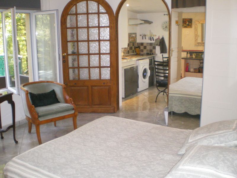 photo 2 Location entre particuliers La Tour d'Aigues gite Provence-Alpes-Cte d'Azur Vaucluse chambre