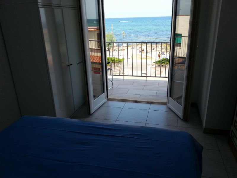 photo 13 Location entre particuliers Torre Canne appartement Pouilles Brindisi (province de) chambre 1