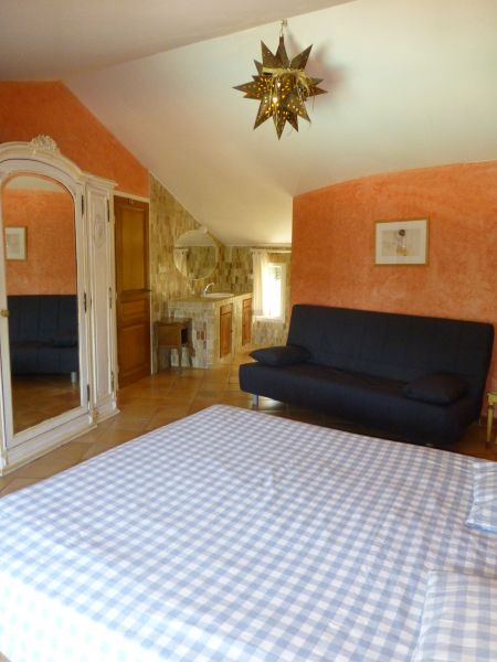 photo 16 Location entre particuliers Entrecasteaux villa Provence-Alpes-Cte d'Azur Var chambre 1