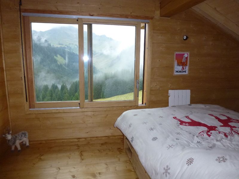 photo 5 Location entre particuliers Praz de Lys Sommand chalet Rhne-Alpes Haute-Savoie chambre 1