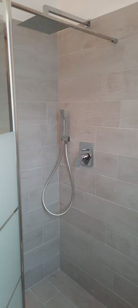 photo 26 Location entre particuliers Bellaria Igea Marina appartement milie-Romagne  salle de bain