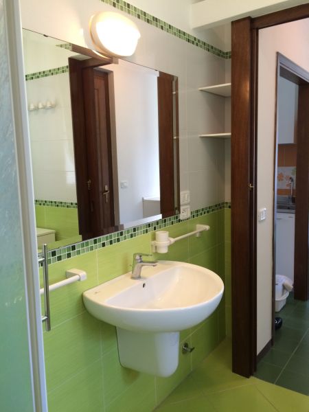 photo 15 Location entre particuliers Principina a Mare appartement Toscane Grosseto (province de) salle de bain