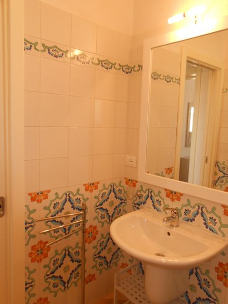 photo 16 Location entre particuliers Torre Pali villa Pouilles Lecce (province de) salle de bain 1