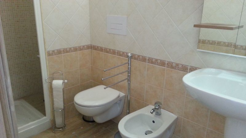 photo 4 Location entre particuliers Isola Rossa appartement Sardaigne Olbia Tempio (province de) salle de bain