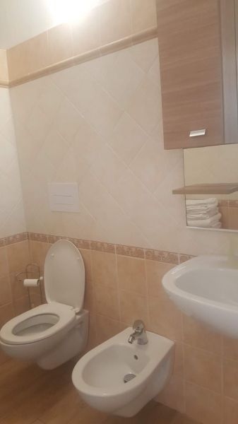 photo 15 Location entre particuliers Isola Rossa appartement Sardaigne Olbia Tempio (province de) salle de bain