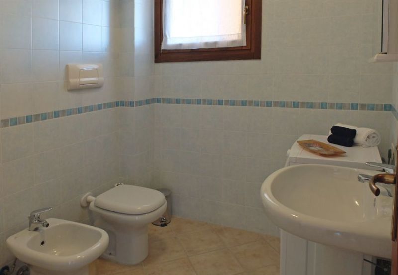 photo 4 Location entre particuliers Santa Teresa di Gallura appartement   salle de bain