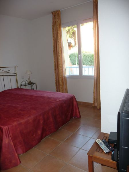 photo 4 Location entre particuliers Sainte Maxime villa Provence-Alpes-Cte d'Azur Var chambre 2