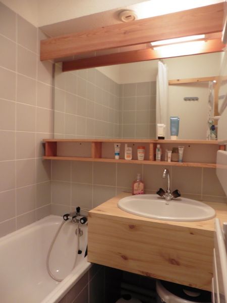 photo 5 Location entre particuliers Mribel appartement Rhne-Alpes Savoie salle de bain