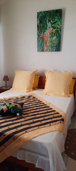 photo 1 Location entre particuliers Port Louis villa   chambre