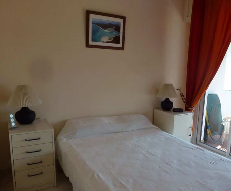 photo 4 Location entre particuliers Hyres appartement Provence-Alpes-Cte d'Azur Var chambre 1