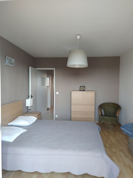 photo 3 Location entre particuliers Courseulles-sur-Mer appartement Basse-Normandie Calvados chambre