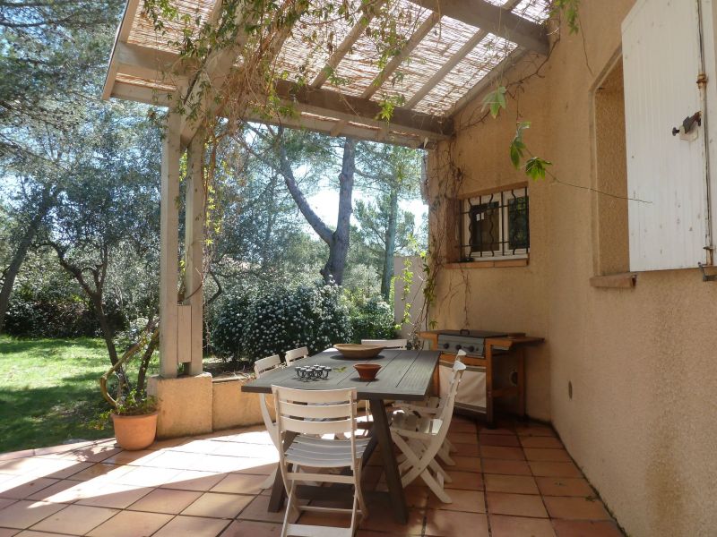 photo 14 Location entre particuliers Nmes villa Languedoc-Roussillon Gard Vue de la terrasse