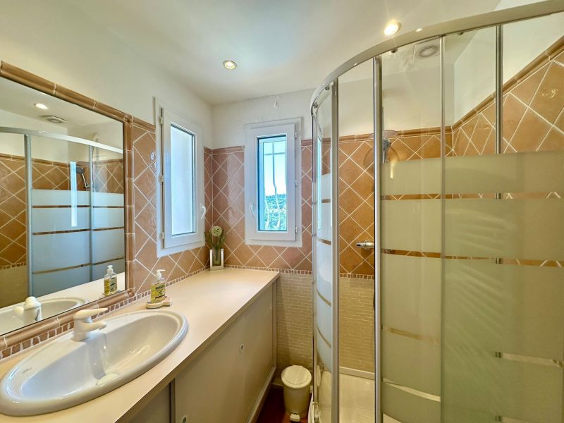 photo 24 Location entre particuliers Les Issambres appartement Provence-Alpes-Cte d'Azur Var salle de bain