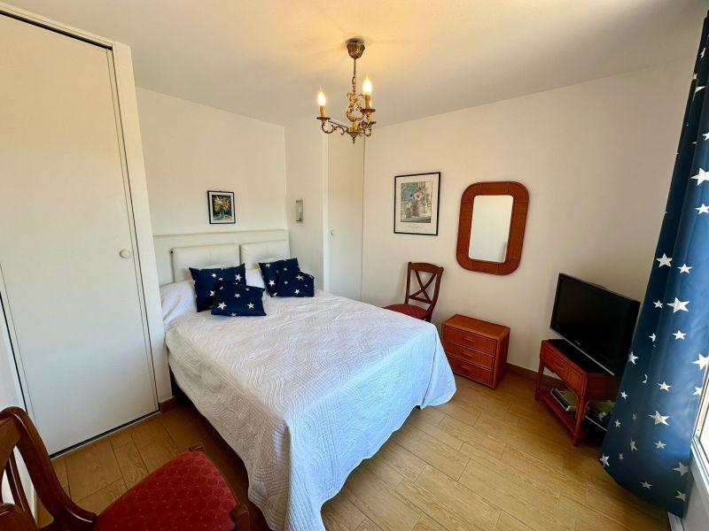 photo 19 Location entre particuliers Les Issambres appartement Provence-Alpes-Cte d'Azur Var chambre 1