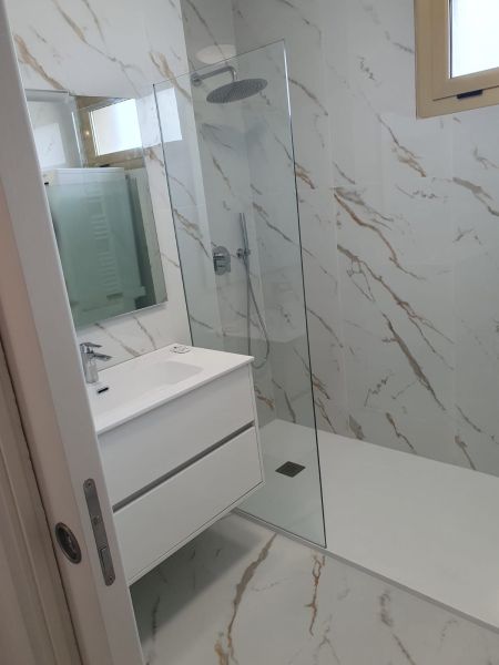 photo 9 Location entre particuliers Menton appartement Provence-Alpes-Cte d'Azur Alpes-Maritimes salle de bain