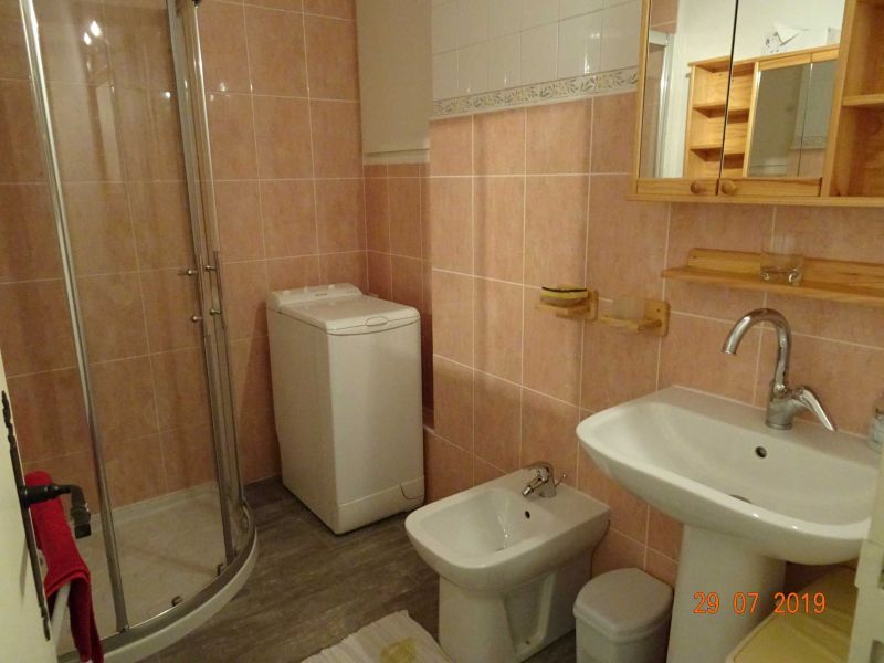 photo 8 Location entre particuliers Embrun appartement Provence-Alpes-Cte d'Azur Hautes-Alpes salle de bain