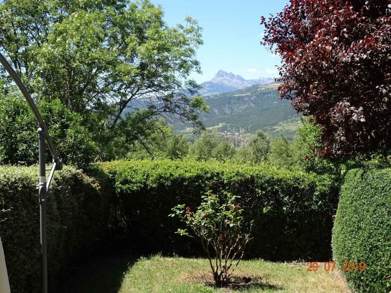 photo 11 Location entre particuliers Embrun appartement Provence-Alpes-Cte d'Azur Hautes-Alpes Jardin