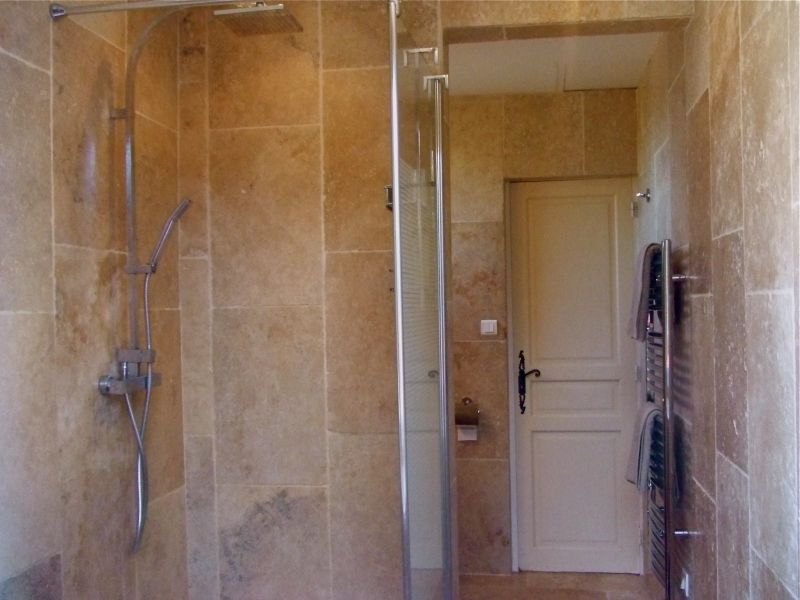 photo 12 Location entre particuliers Saint Rmy de Provence maison Provence-Alpes-Cte d'Azur Bouches du Rhne salle de bain