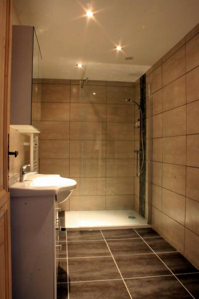 photo 10 Location entre particuliers Saint Franois Longchamp appartement Rhne-Alpes Savoie salle de bain