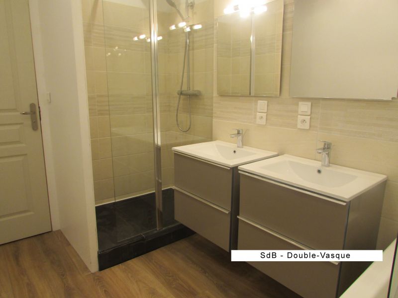 photo 19 Location entre particuliers Fayence villa Provence-Alpes-Cte d'Azur Var salle de bain