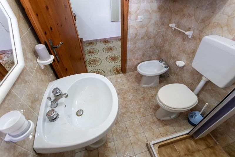 photo 7 Location entre particuliers Torre Pali maison Pouilles Lecce (province de) salle de bain 1