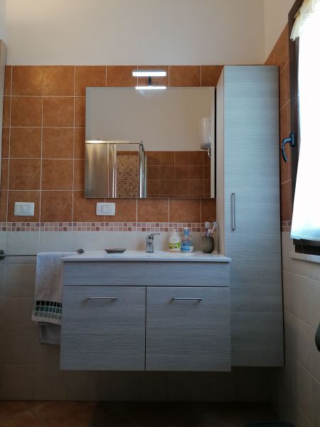 photo 11 Location entre particuliers Costa Rei appartement Sardaigne Cagliari (province de) salle de bain