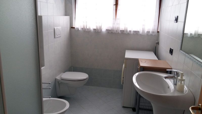 photo 4 Location entre particuliers Cavalese appartement Trentin-Haut-Adige Trente (province de) salle de bain 1