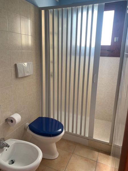 photo 5 Location entre particuliers Badesi appartement Sardaigne  salle de bain