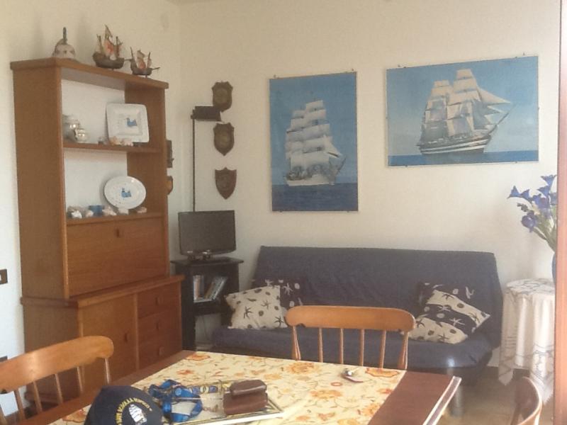 photo 5 Location entre particuliers Stintino appartement Sardaigne Sassari (province de) Salle  manger