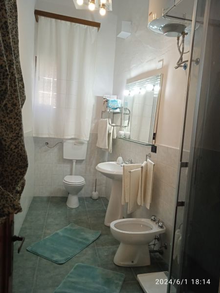 photo 19 Location entre particuliers Castellammare del Golfo appartement Sicile Trapani (province de) salle de bain