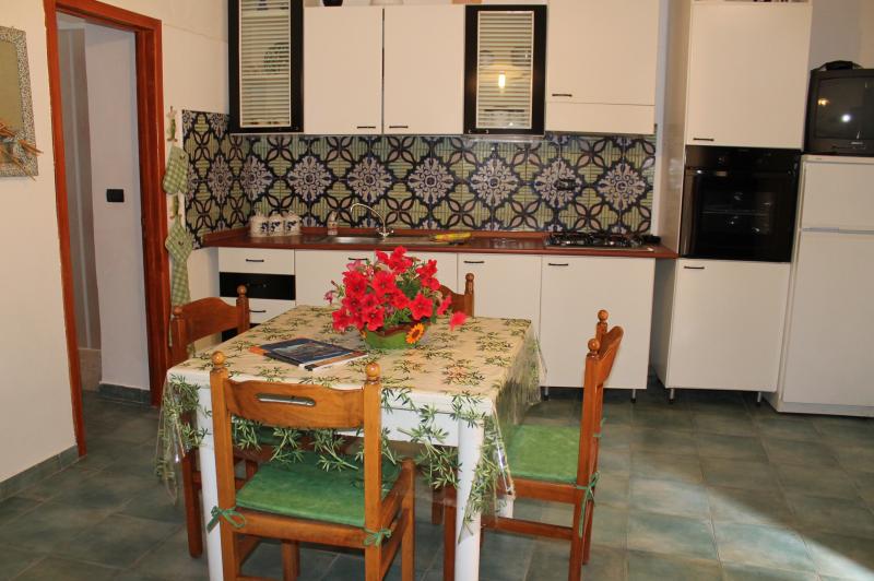 photo 4 Location entre particuliers Castellammare del Golfo appartement Sicile Trapani (province de) Cuisine amricaine
