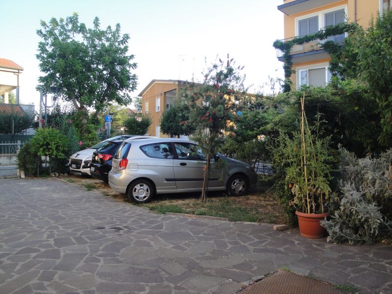 photo 10 Location entre particuliers Bellaria Igea Marina appartement milie-Romagne Rimini (province de) Parking