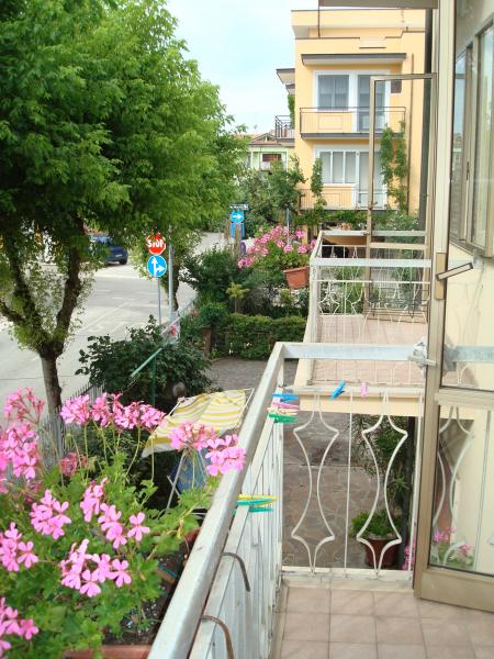 photo 12 Location entre particuliers Bellaria Igea Marina appartement milie-Romagne Rimini (province de) Vue du balcon