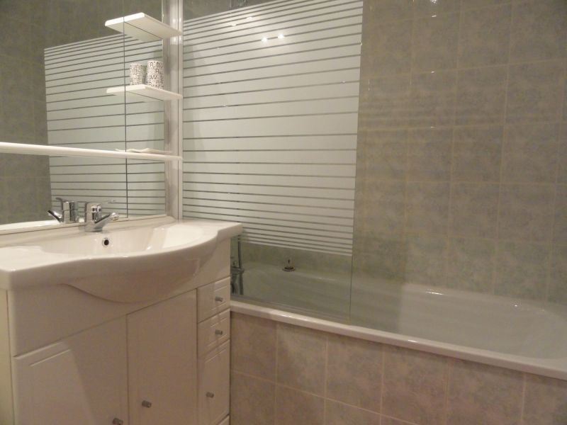 photo 8 Location entre particuliers Cassis appartement Provence-Alpes-Cte d'Azur Bouches du Rhne salle de bain