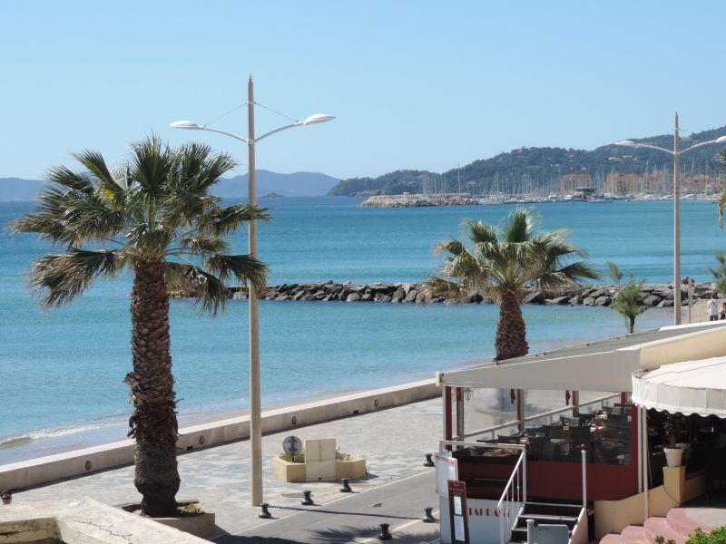 photo 12 Location entre particuliers Le Lavandou studio Provence-Alpes-Cte d'Azur Var Vue du balcon